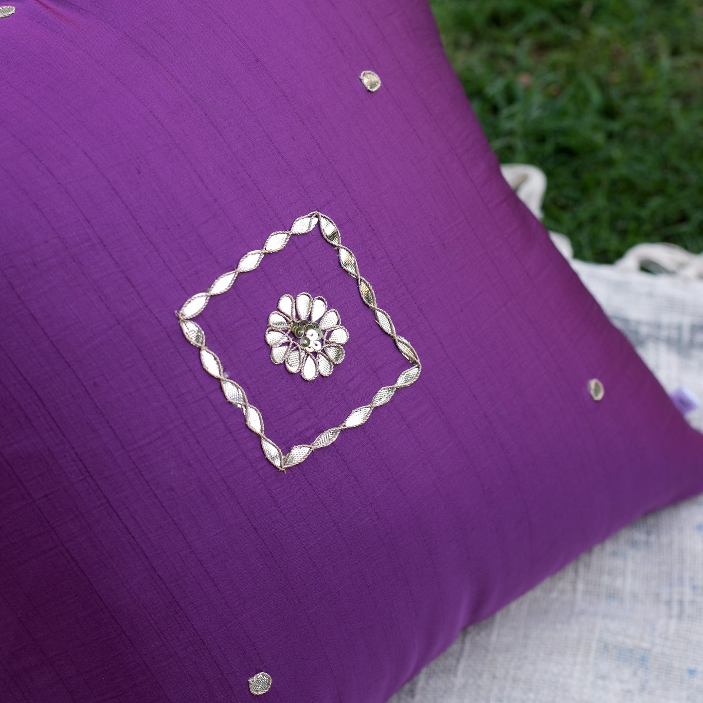 Mriya petal cushion cover - 18/18"