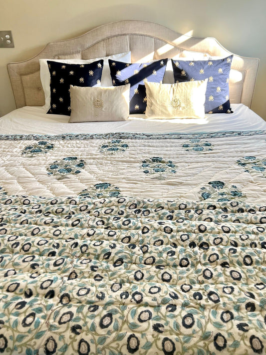 Blue pea cotton quilt